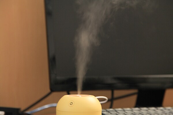 400円でも安い!ダイソーの「USB加湿器」が便利でかわいい!