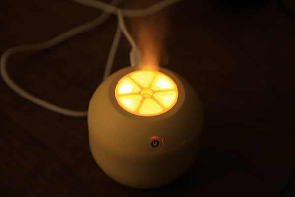 400円でも安い!ダイソーの「USB加湿器」が便利でかわいい!