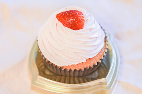 ファミマ「いちごのモンブラン」は爽やか美味なのです！