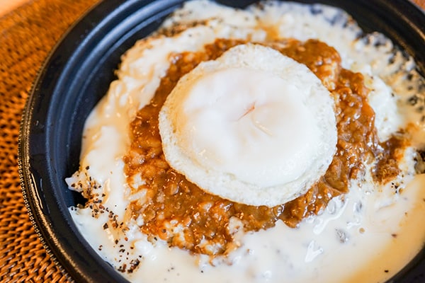 ミニストップに半熟玉子とチーズソースを使ったキーマカレーがあった