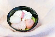 ローソンの「春薫る桜和ぱふぇ」には○○も入っている！