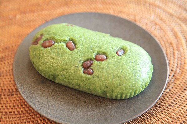 風味よし!ファミマの「よもぎぱん」2種で爽やかな春気分