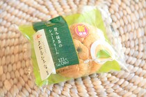 抹茶好き歓喜!? ファミマの「旨み抹茶のシュークリーム」が苦くておいしい