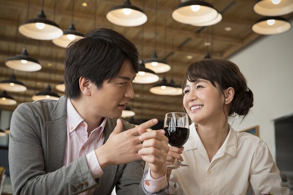 【5000人アンケート】パートナーが異性と二人きりで食事…どう思う?