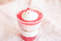 いちご尽くし！ファミマの「いちごのゆるパフェ」を食べてみたら…