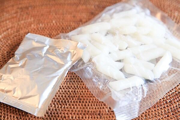 辛くないから食べやすい！カルディで見つけた「ヨッポギ オニオンバター味」