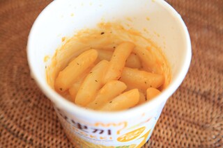 辛くないから食べやすい！カルディで見つけた「ヨッポギ オニオンバター味」