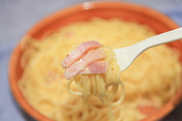 コクがあるけど重くない!ファミマの「2種チーズのカルボナーラ」