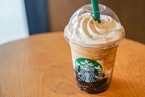 【スタバ新作】コーヒーのビターな味を堪能できるフラペチーノとは？