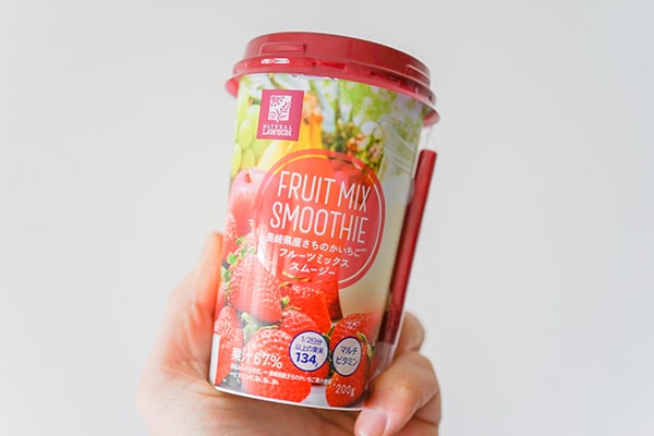 ローソンのいちごフルーツミックススムージーでおいしくビタミンチャージ♪