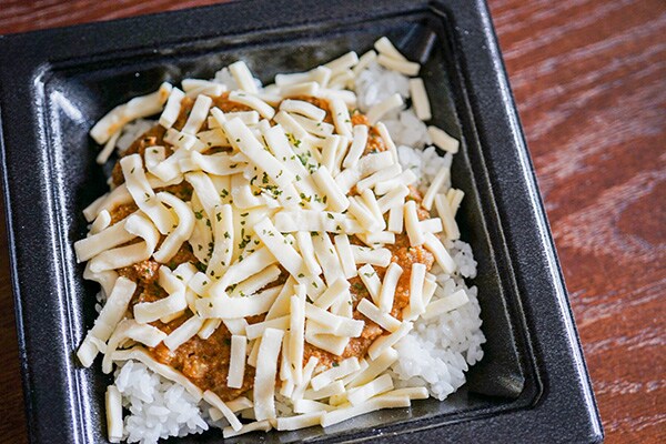 チーズ好き必見!? ローソン「本気のチーズ!」からキーマカレー登場