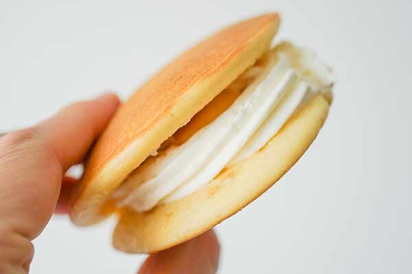 かためプリンが魅力！ セブンの「プリン＆ホイップ生どら」