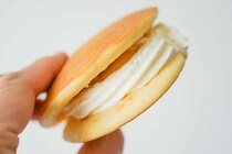 かためプリンが魅力！ セブンの「プリン＆ホイップ生どら」