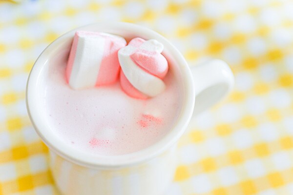 【冬季限定】カルディのいちごマシュマロでいちごミルクを作ってみた