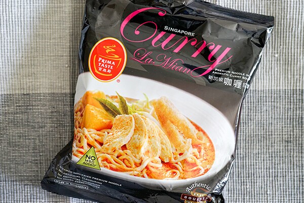 お値段高めだけどウマイ!カルディの「カレーラーメン」とは?