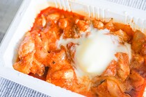 甘辛とろ～り！セブンの冷凍「チーズタッカルビ」がお手軽です