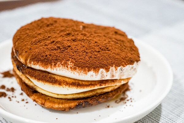 ローソンスイーツ！ティラミス仕立てのクリームパンケーキがめちゃウマ