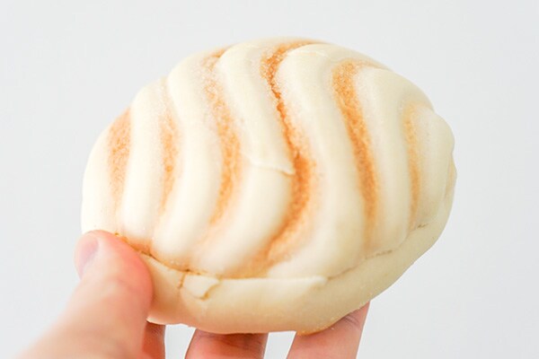 セブン「牛乳クリームのメロンパン」はカロリー高めだけどめちゃウマ!