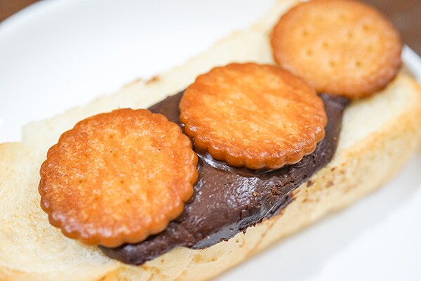 ローソンの「ミレービスケットトースト」のインパクトはスゴイ!