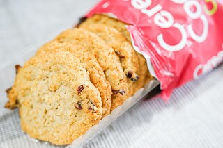 カルディ新商品！「シリアルクッキー クランベリー」は超ザクザクでした