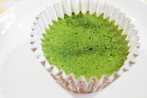 セブンの「抹茶ガトーショコラ」は抹茶食べている感が凄まじい！