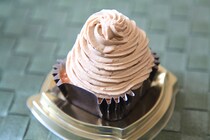 なめらかさアップして再登場！ファミマの「イタリア栗モンブラン」