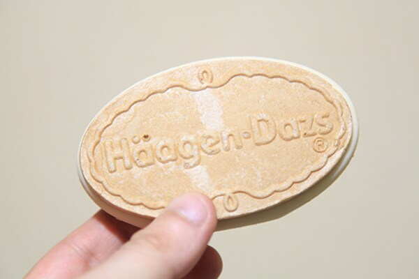 「ハーゲンダッツ クリスピーサンド」にレモン風味が登場!