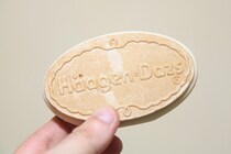 「ハーゲンダッツ クリスピーサンド」にレモン風味が登場！