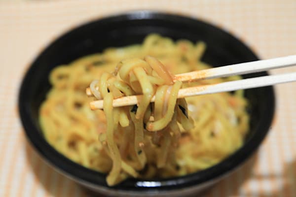 【ファミマ】「辛い」「痛い」と話題の「台湾風まぜそば」を食べてみた