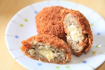 【数量限定】ファミマの「メンチカツ」はサクサクとろ～り♪