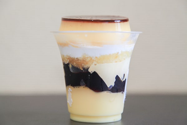 プリン好きならファミマの「窯出しプリンのパフェ」をゲットすべし!
