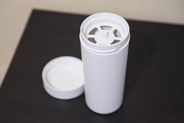 無印「ポリエチレンマグ」はスタイリッシュなデザインだけど…