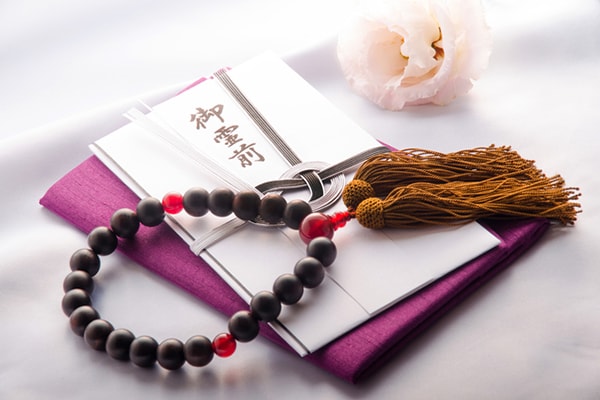 参列前にちゃんと予習しておこう! いざという時のためのお葬式のマナー