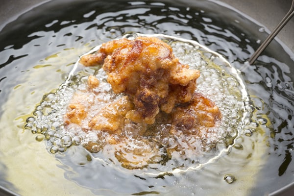 知ってる？　サラダ油 とキャノーラ油の違い