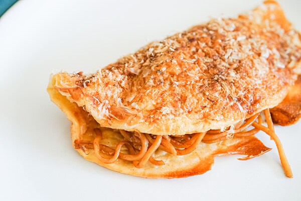 セブンの「もちもちお好み焼きパン」が再び登場しているよ!