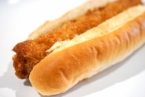 セブンの「タルタルフィッシュロール」はソース入りでした