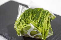 ほろ苦系のたっぷりクリームを味わう！ローソンの「濃い茶モンブラン」