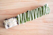 ポンパドウルの新作パンはザクサク食感のスティック抹茶！