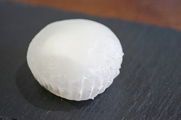 セブンの「白いわらびバニラ」はふんわりぷるるん系でした