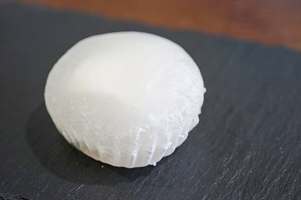 セブンの「白いわらびバニラ」はふんわりぷるるん系でした