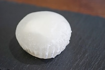 セブンの「白いわらびバニラ」はふんわりぷるるん系でした