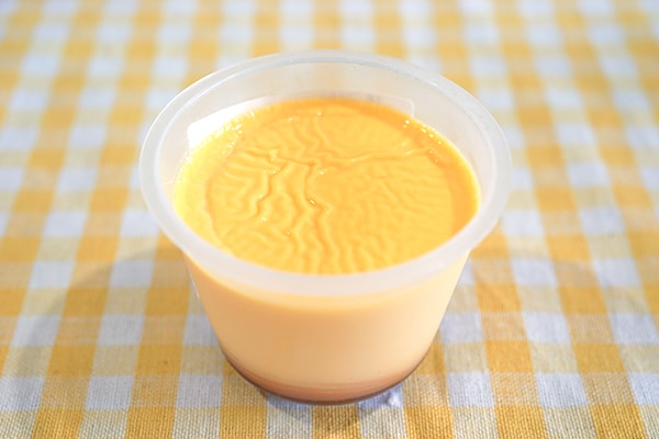 セブンの「窯焼きとろ生カスタードプリン」のとろとろ感がたまらない!