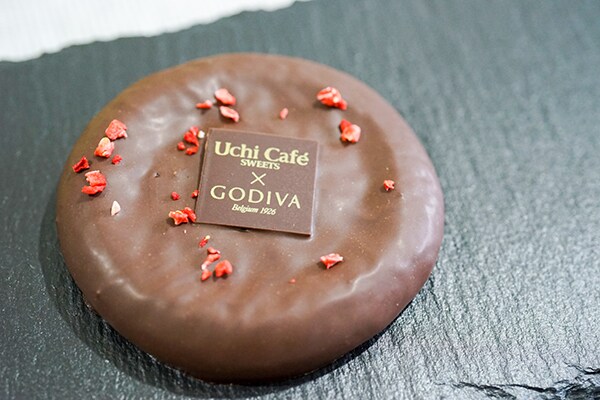 ローソン×ゴディバの「ベイクドショコラストロベリー」がウマすぎじゃない？