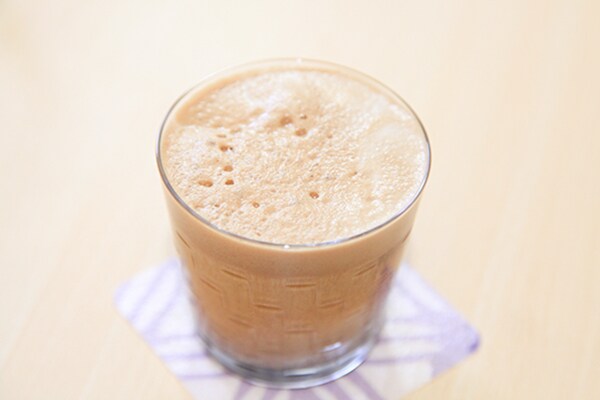 ふわふわの泡でカフェ風に♪ラテベースの新作は「バニララテ」です！