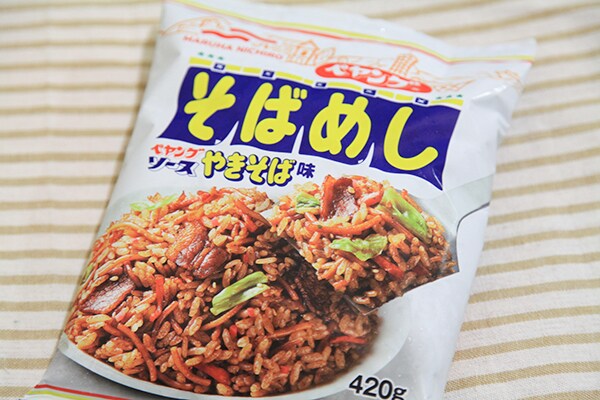 ウマいと話題!SNSをざわつかせた「ペヤングそばめし」を食べてみた