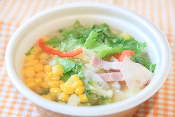 野菜不足が気になるならファミマの「コンソメスープ」がおすすめ!