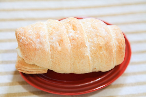 【ファミマ】「冷やして食べるパイコロネ」にミルクホイップが仲間入り♪