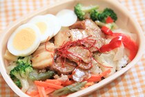 【カフェ風？】彩りよし！ファミマの「チャーシューのっけごはん」を食べてみた