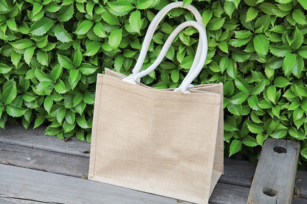 190円！夏らしいバッグがほしいなら無印の「ジュートマイバッグ」をゲットせよ！