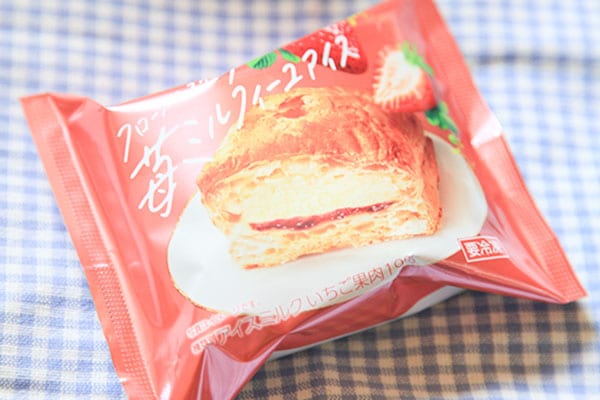 ファミマ限定&数量限定!「フローズンスイーツ」新作は“苺ミルフィーユ”